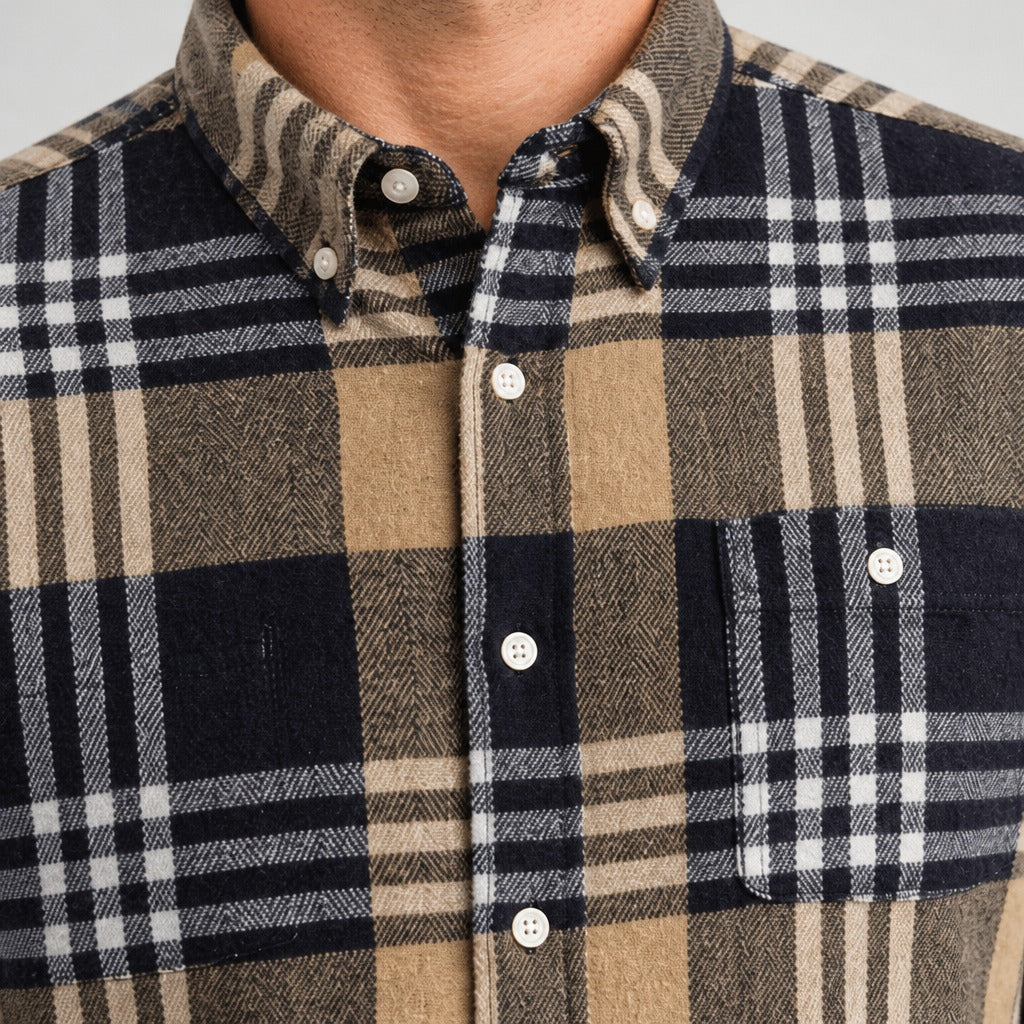 Men’s Cotton Flannel Plaid Shirt detail