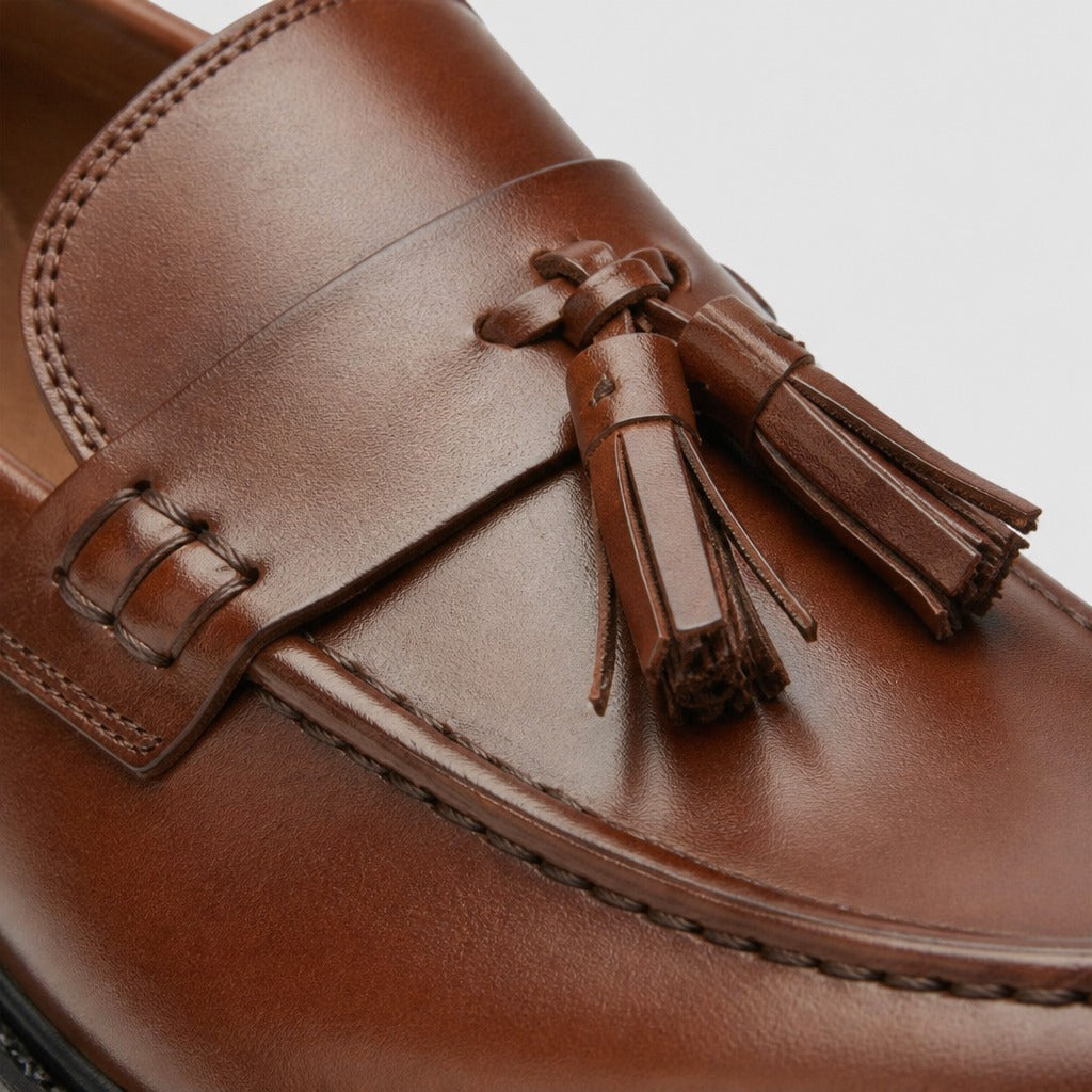 Men’s Faux Leather Slip-On Moccasins detail