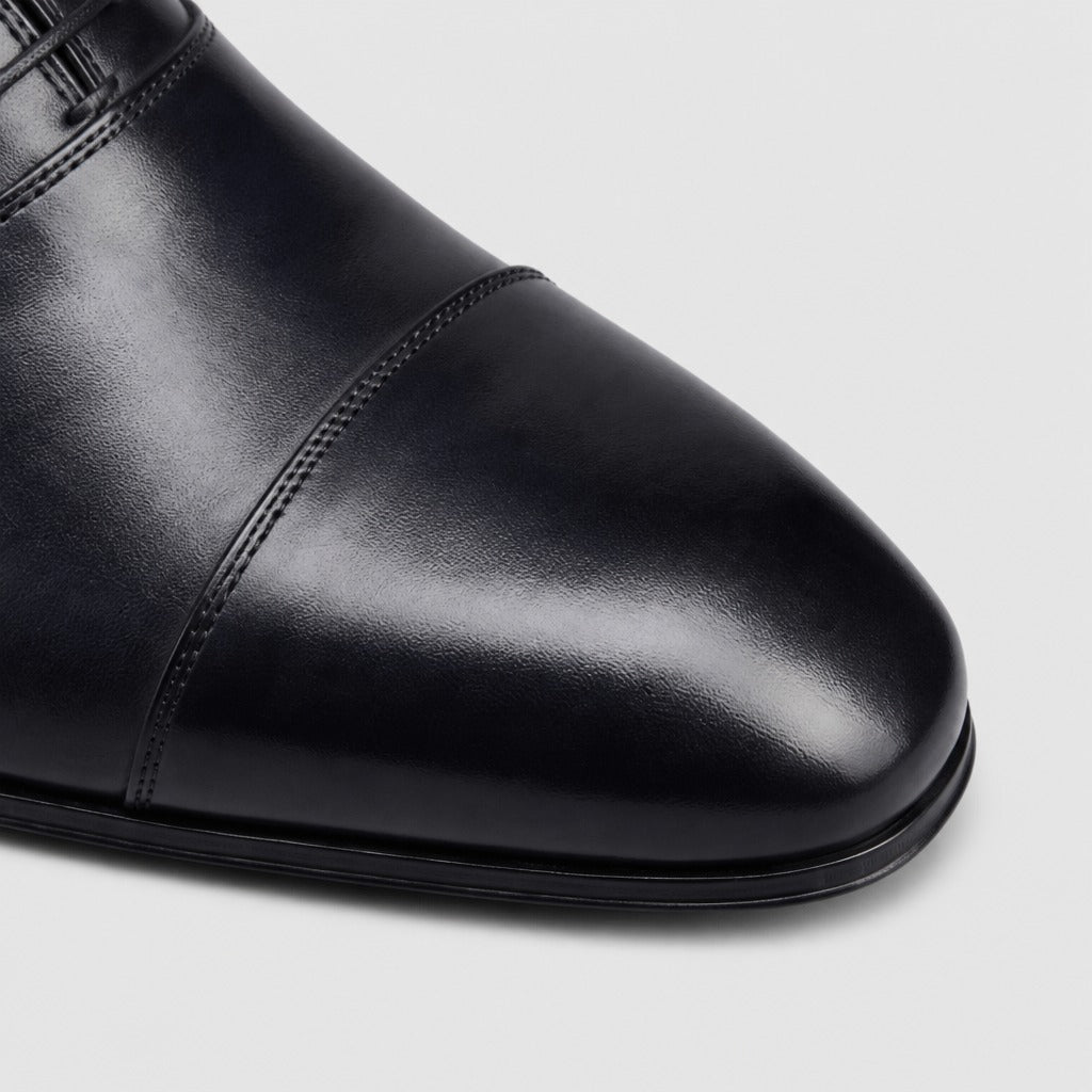 Men’s Genuine Leather Pointed Toe Oxford Shoes detail