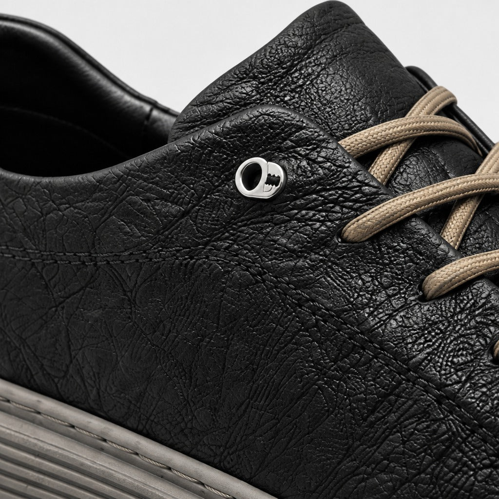 Men’s Leather Lace-Up Trainers detail