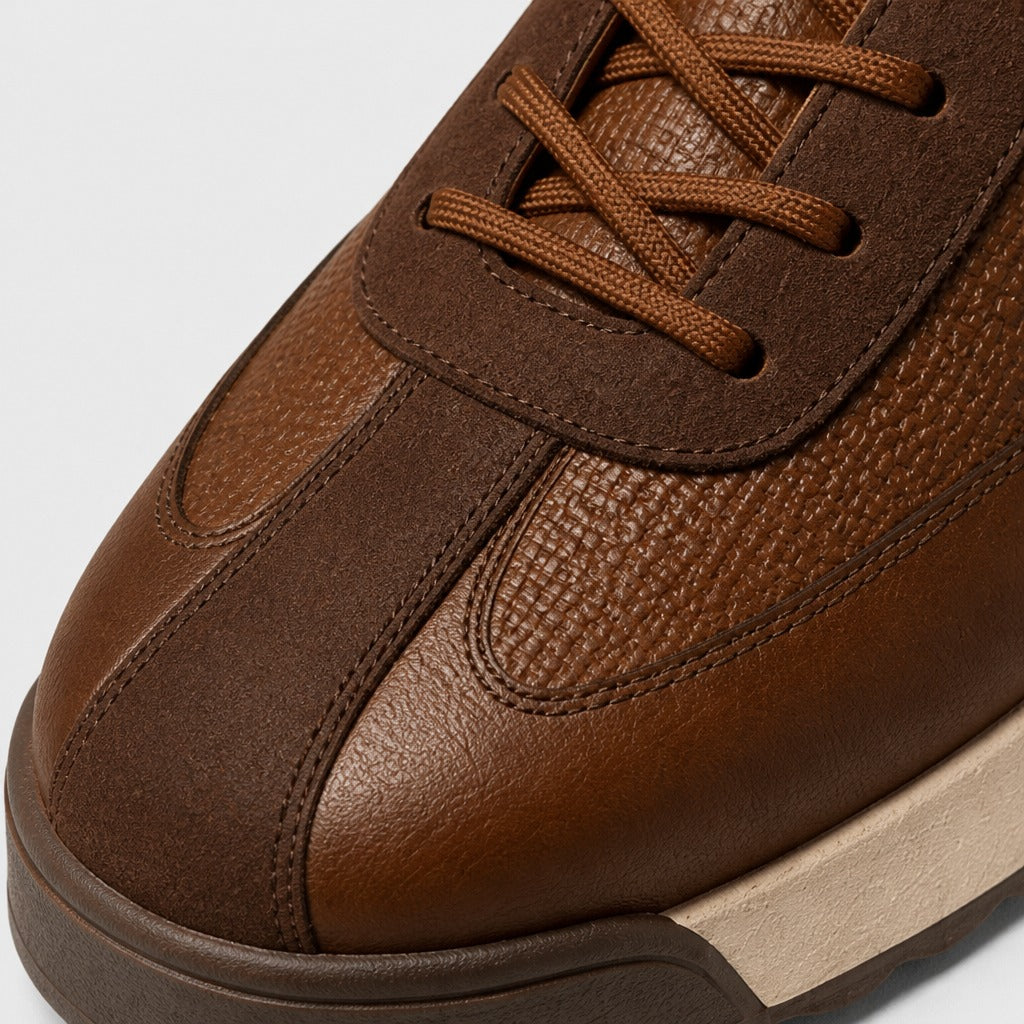 Men’s Leather Low-Top Trainers detail