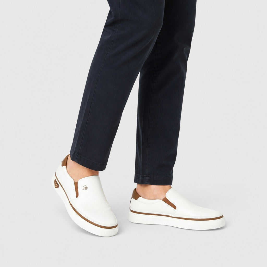 Men’s Lightweight Leather Slip-On Boat Shoes White worn