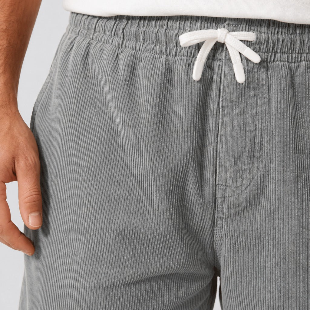 Men’s Loose Fit Elastic Waist Shorts detail
