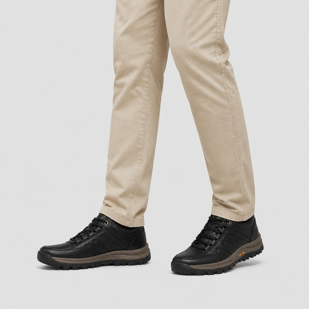 Men’s Low Heel Synthetic Leather Lace-Up Shoes Black worn
