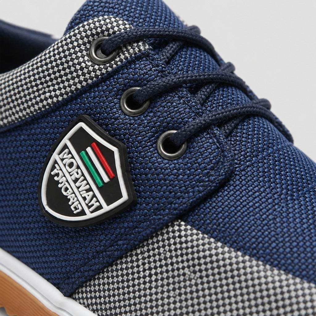 Men’s Low-Top Canvas Shoes detail