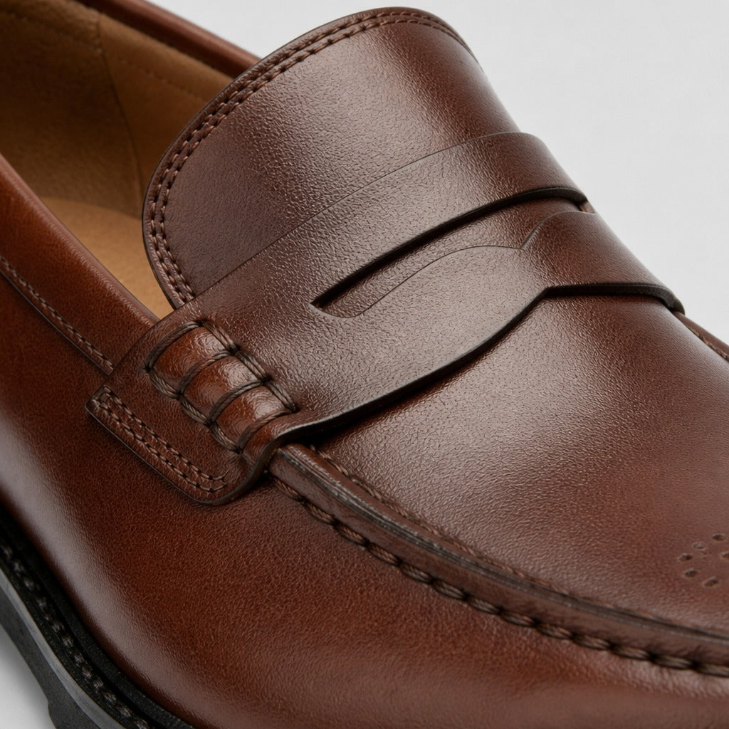 Men’s Patent Leather Slip-On Shoes detail