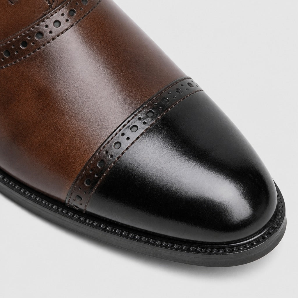 Men’s Pointed Toe Lace-Up Derby Shoes detail
