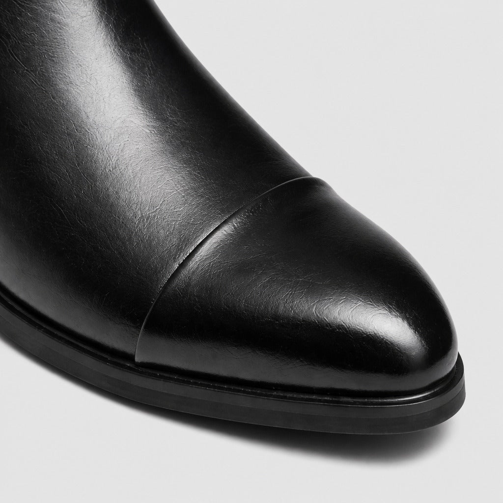 Men’s Pointed Toe Leather Chelsea Boots detail