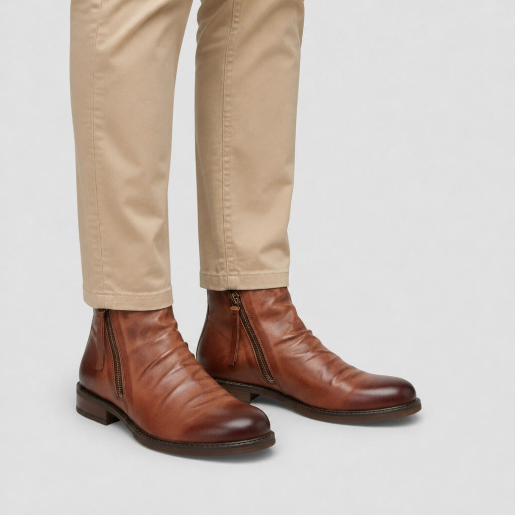Men’s Retro Rubber Chelsea Boots Auburn worn