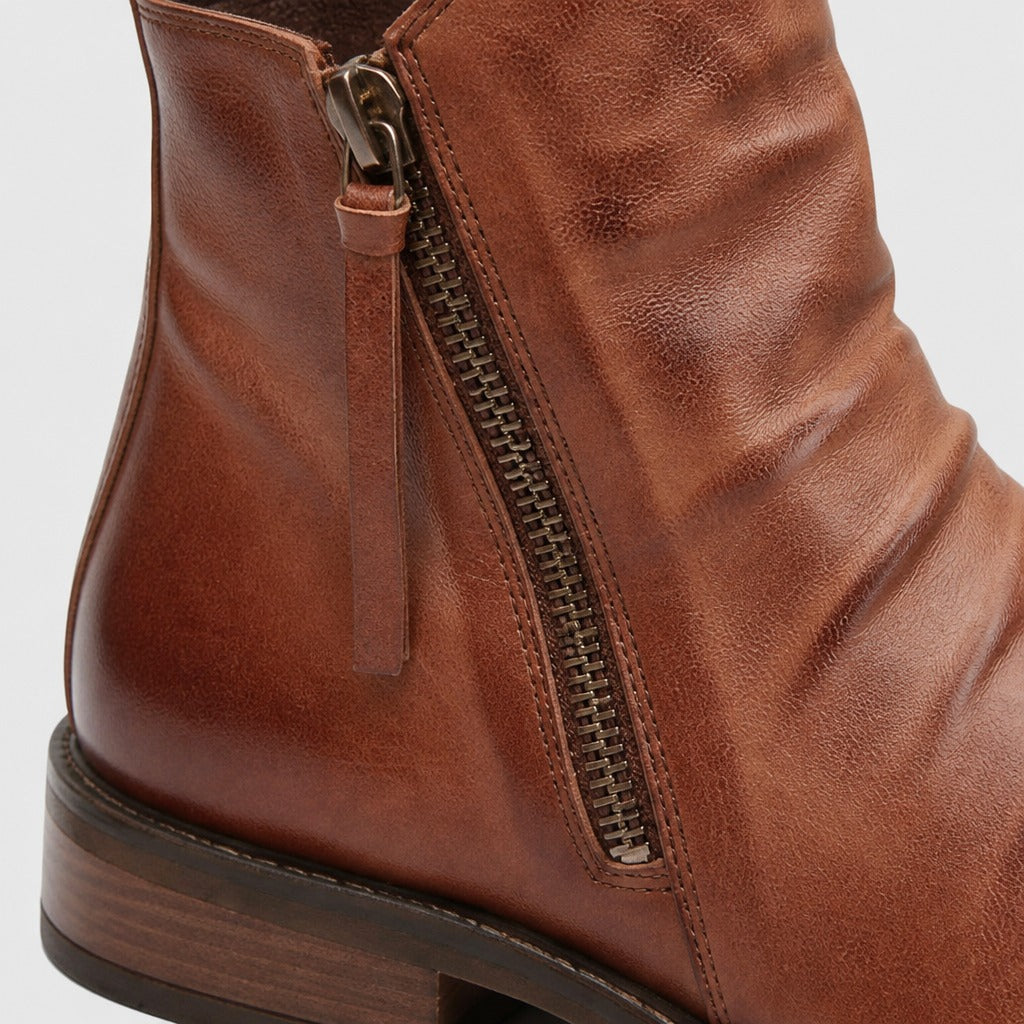 Men’s Retro Rubber Chelsea Boots detail
