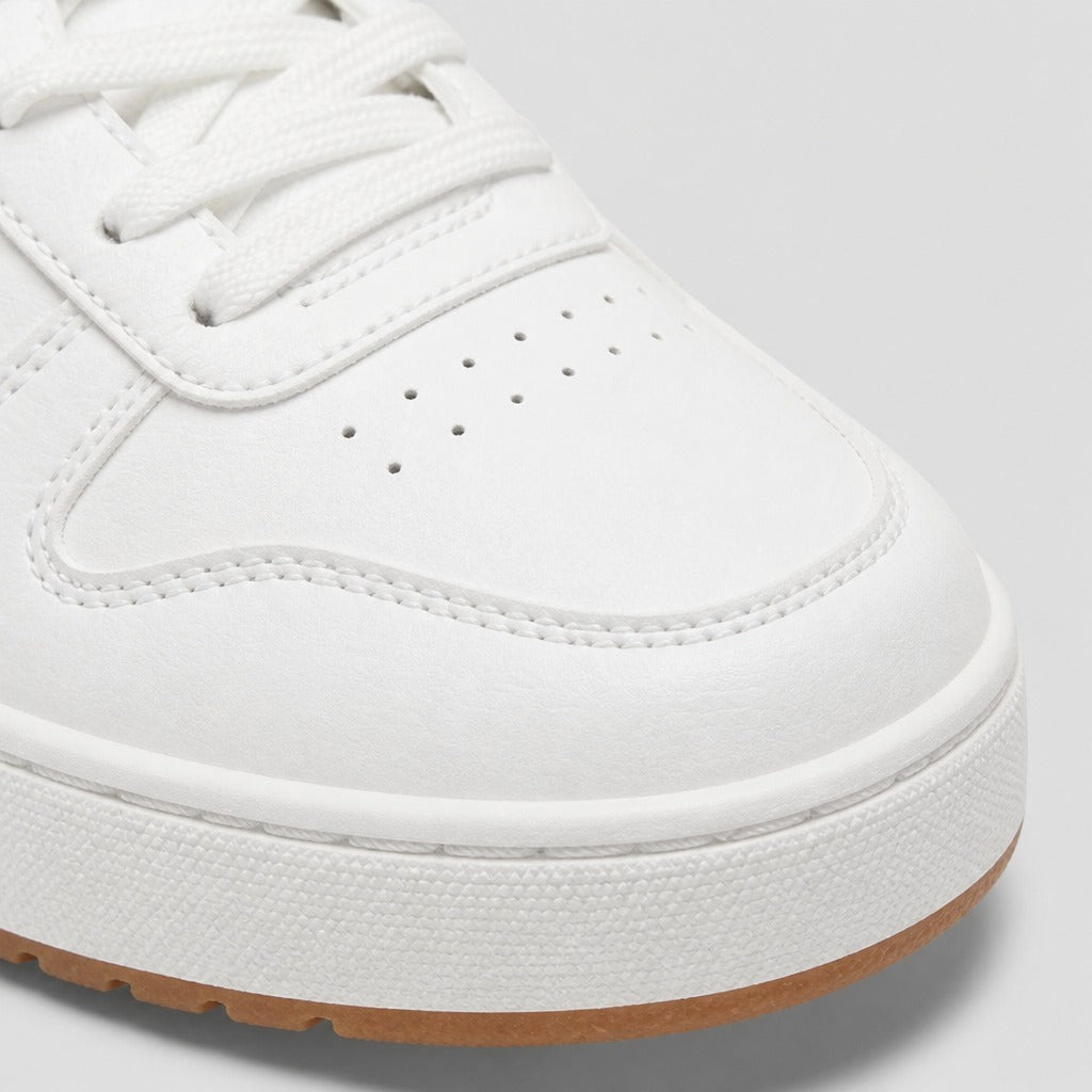 Men’s Round Toe Moulded Sole Shoes detail
