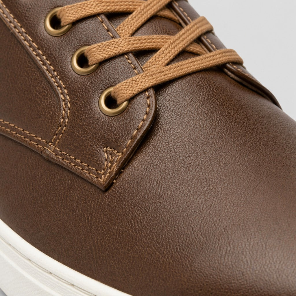 Men’s Split Leather Low-Top Lace-Up Shoes detail