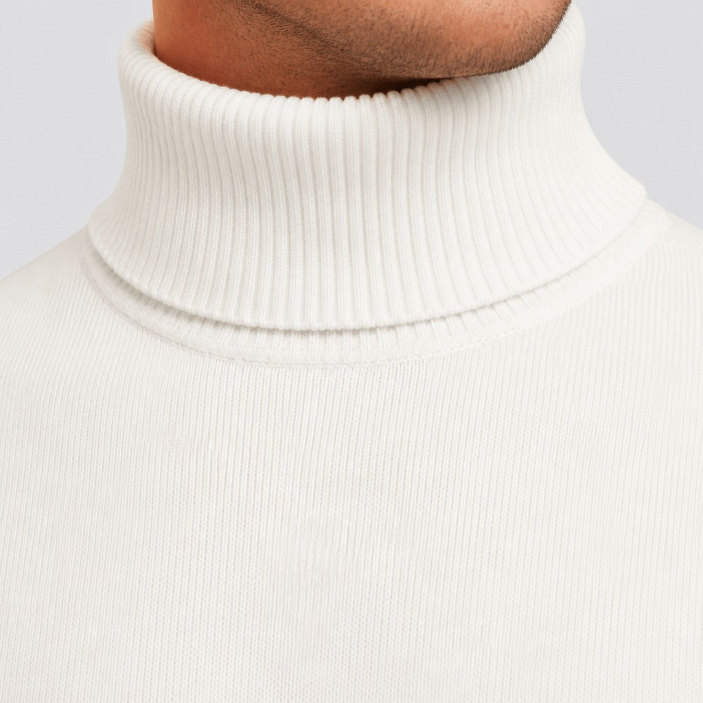 Men’s Wool Blend Roll Neck Jumper detail